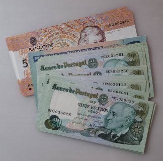 Lote de 35 notas portuguesas Quase-Novas, tudo lotes de números seguidos